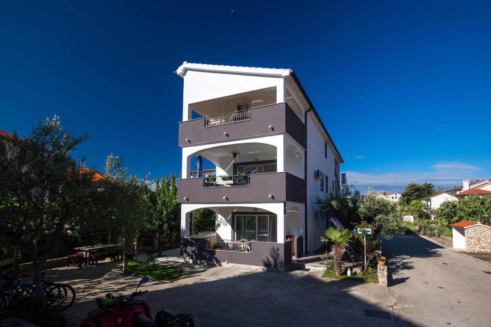 Charming Apartments Dodo Krk Town Esterno foto
