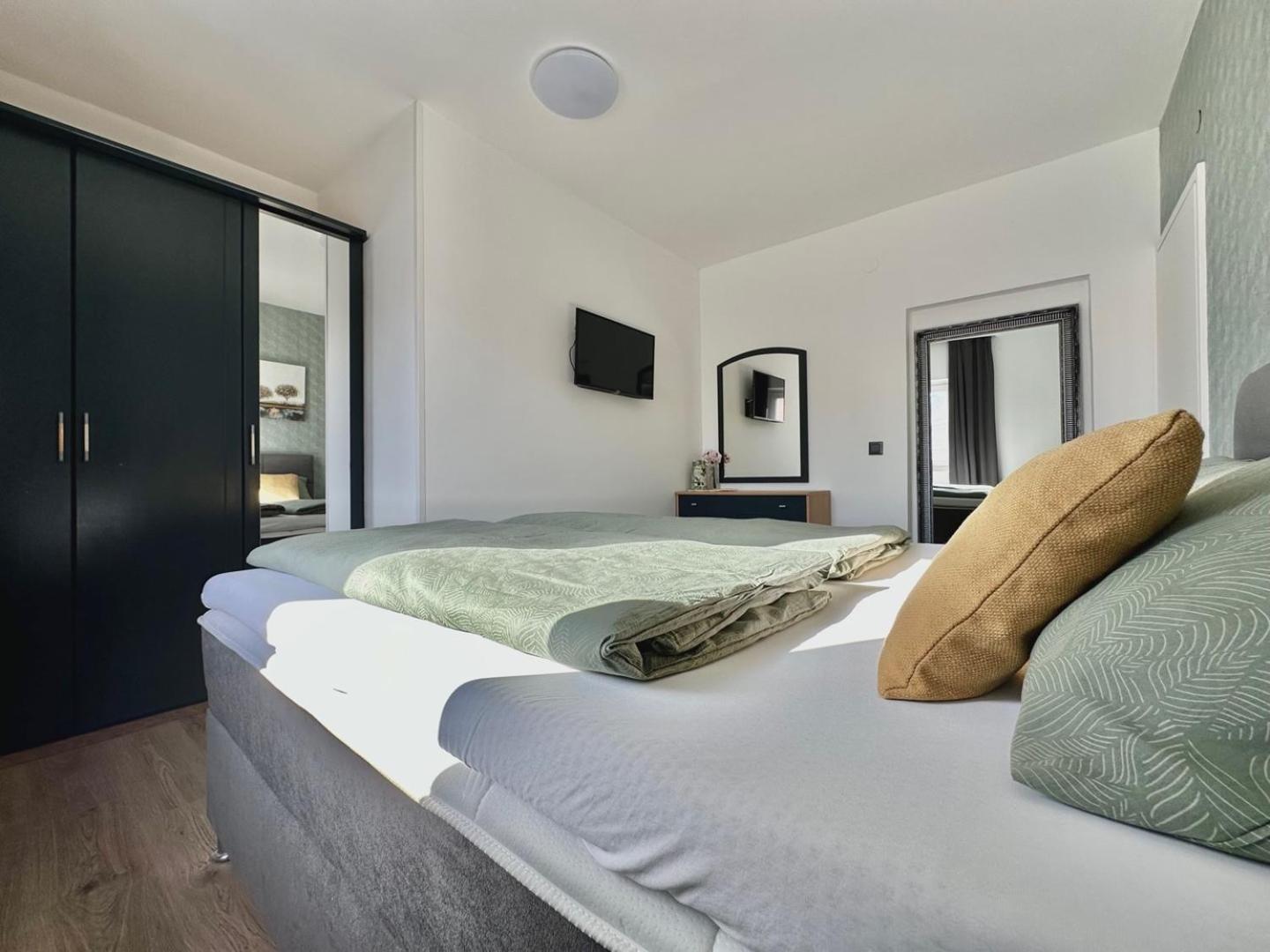 Charming Apartments Dodo Krk Town Esterno foto